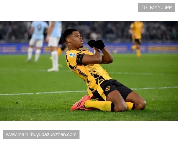 国米邓弗里斯长期伤停，边路攻击力减弱